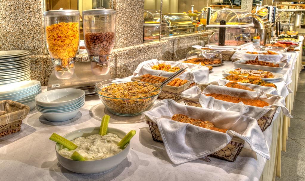 Aliakmon Hotel Кожани Екстериор снимка